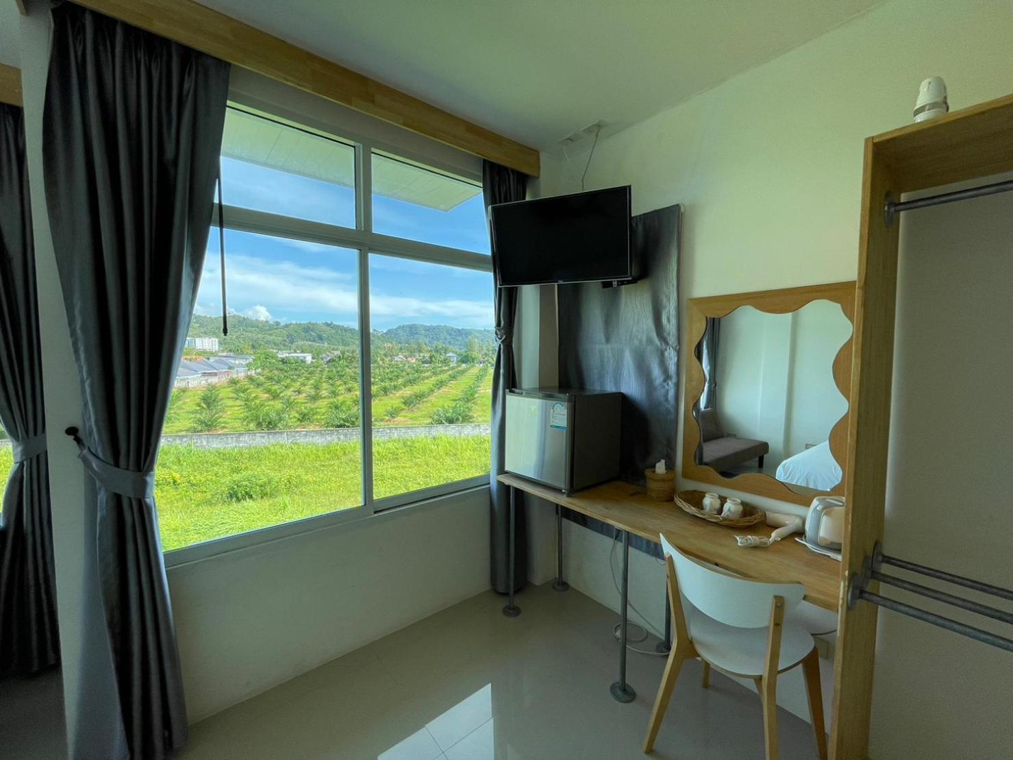 Dwell Phuket Airport Hotel At Naiyang Nai Yang Beach Εξωτερικό φωτογραφία